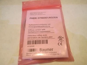 New Baumer FHDK 07N6901/KS35A Diffuse Sensor with Background Suppression - Picture 1 of 2