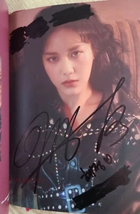 AOA NEW MOON 6th Mini Album K-POP REAL SIGNED AUTOGRAPHED CD - Picture 1 of 7