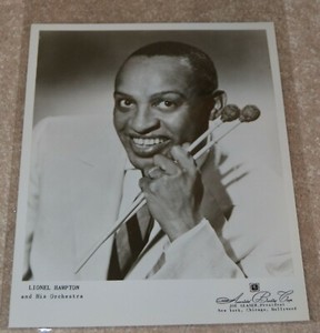 1958 ORIGINAL JAZZ CONTRACT SIGNED LIONEL HAMPTON ST MARYS COLLEGE MARYLAND