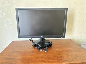 LG Flatron W2442PA-BF 24” LCD Monitor 1080p Full HD VGA DVI Adjustable Stand - Picture 1 of 7