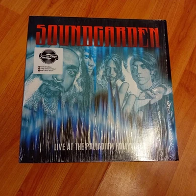 SOUNDGARDEN.LIVE AT THE PALLADIUM.LP.RED VINYL.NM/NM. - Image 1 of 4