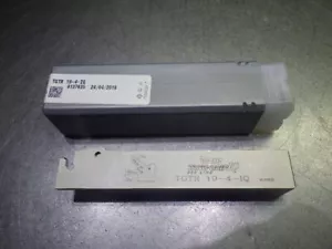 Iscar 3/4" x 3/4" Indexable Grooving Lathe Tool Holder TGTR 19-4-IQ (LOC1269A) - Picture 1 of 3