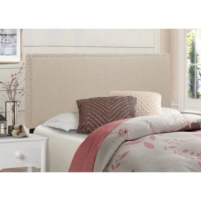 Cabecero Queen con cabezales de clavos y tapizado de tela Foto 1 de 4