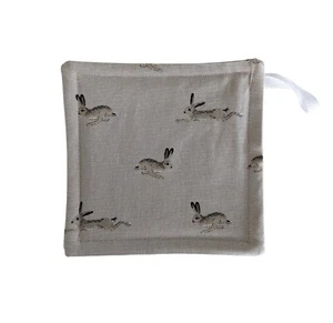 Pot Grab in Sophie Allport Hare - Picture 1 of 1