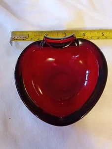 Vintage mid 20th Century Red Small Pin DISH,poss WHITEFRIARS AF - Picture 1 of 12