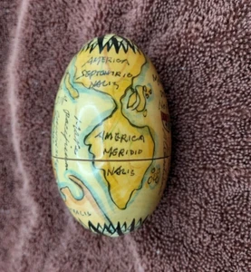 5 Vintage Holz Nisteier Volkskunst verziert Weltkarte Globus stapelbar Holz - Bild 1 von 10