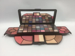 Beauty Gems Master Glam Kit - Picture 1 of 3