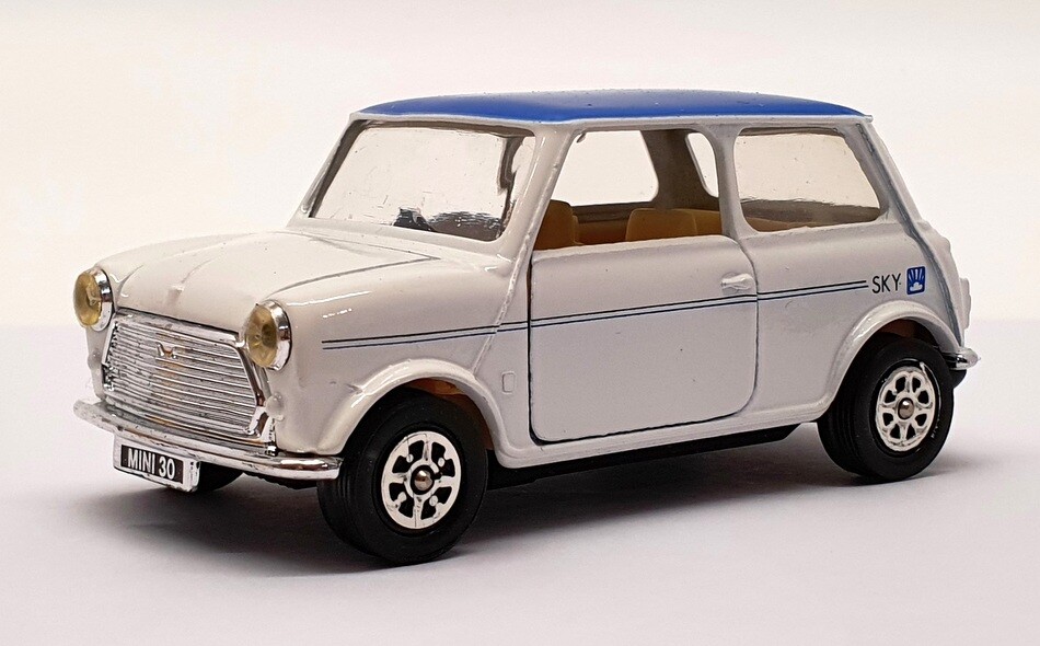 自動車 Corgi Mini Cooper Saloon 1/18 Corgi 1/18 Scale Metal Model Car 99595 - Morris Mini Cooper