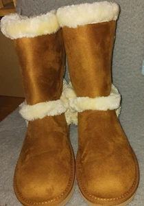 UGG BOOTS WOMEN SIZE 9 BUCKLE BACK - Picture 1 of 6
