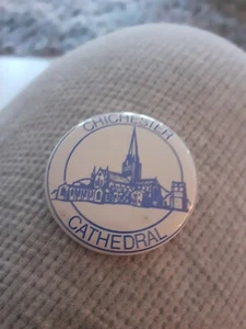Insignia vintage de la catedral de Chichester - Imagen 1 de 2