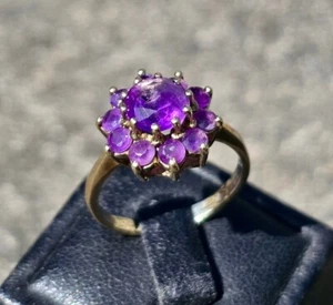 9ct Yellow Gold Ring Purple Amethyst Cluster Setting UK Ring Size M (3.1g) - Picture 1 of 10