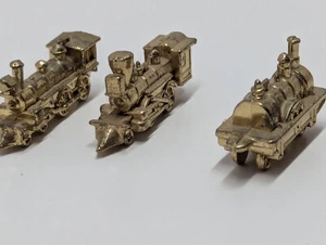 3 Vintage Miniature Train Pieces  Hong Kong  Locomotive   Die Cast   Collectible - Picture 1 of 5