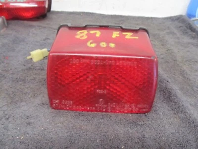 Conjunto de lámpara Yamaha FZ600 1986-1988 pieza OEM #1UJ-84710-40-00 Foto 1 de 4