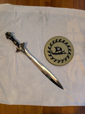 Espada Medieval Decorativa con Empuñadura de Dragón y Placa de Pared Foto 1 de 3