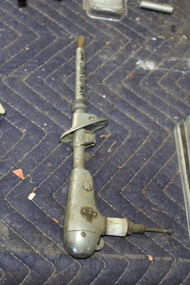 1941 1942 1946 1947 1948 Chevy Pontiac Cadillac Spotlight Bracket - 11R derecha Foto 1 de 1