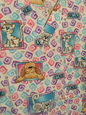 SB UNISEX S/M NURSE SCRUB TOP. 1 LEFT BREAST POCKET Cats Dogs  Vets - Image 1 of 4