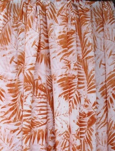 Tela Ligera Hoja Naranja y Crema - Fluida - 60" x 2+ yardas - Prelavada - Imagen 1 de 4