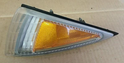 95-99 CHEVROLET CAVALIER LH L LADO IZQUIERDO CONDUCTOR ESQUINA DELANTERA LUZ MARCADORA Foto 1 de 2