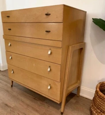Cómoda moderna de mediados de siglo atemporal de los años 50 60 rubia atómica asas de latón Foto 1 de 4