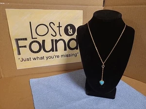 Joan Rivers goldfarbene hellblaue Steineinfassung Herz Hänger Halskette * SIEHE BILDER - Bild 1 von 6