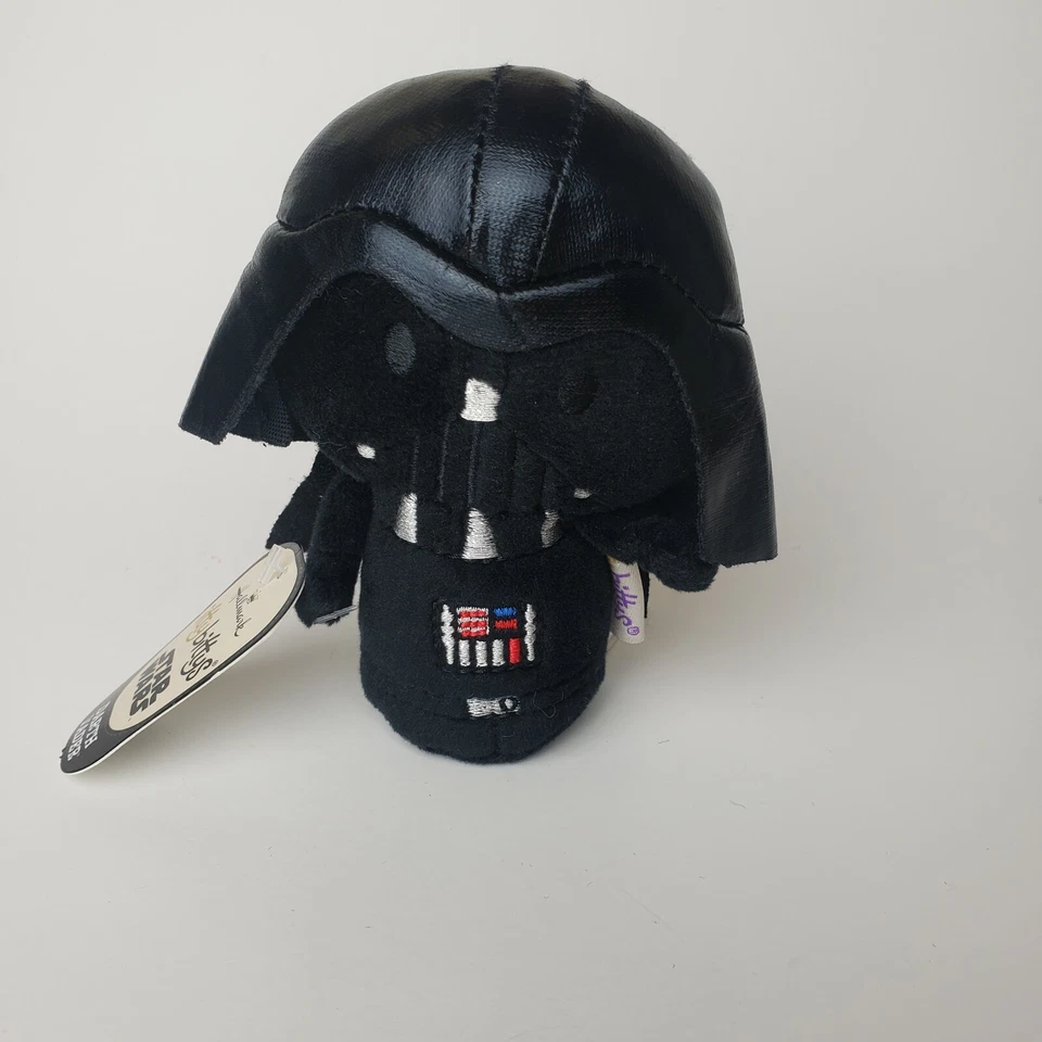 Brinquedo de pelúcia Hallmark Itty Bittys Star Wars Darth Vader NOVO - Imagem 1 de 4
