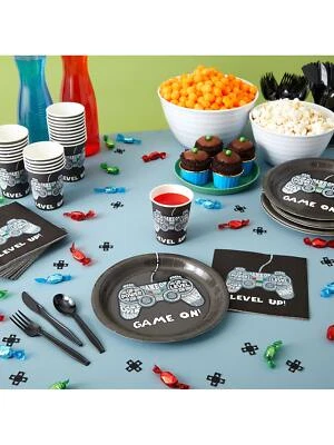 Suministros para fiestas de videojuegos de 144 piezas con platos de cumpleaños para jugadores Foto 1 de 4