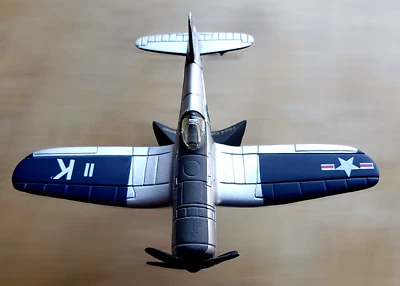 Maisto F4U-4 Corsair RESERVAS MARINAS con soporte de exhibición fundido a presión Foto 1 de 4