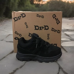 New Kids Unisex DrD Black “Trailhead” Sneaker Size 9 Wide - Picture 1 of 6