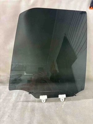 2006 Nissan XTerra Rear Door Glass Drivers Rear Privacy OEM - Image 1 of 4