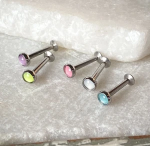 5pc Value Pack Illuminating Stone Labrets Cartilage Stud Internally Threaded - Picture 1 of 5