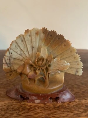 Chinese Vintage soapstone carving Peacock feathers W/ Floral Scene Exquisite 3” - Изображение 1 из 4
