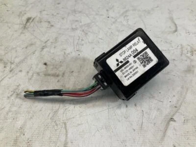 Unidad de lámpara de parada de relé 16 17 18 19 20 21 Mitsubishi Mirage 1,2 L CVT FWD fabricante de equipos originales B Foto 1 de 4