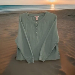 Victoria’s Secret Long Sleeve Tee in Mint Women’s Size Medium Embroidered Logo - Picture 1 of 21