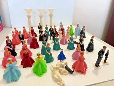 Lote De Colección 48 Toppers para Pasteles Boda Debutante Damas de honor Padrinos Wilton Foto 1 de 4