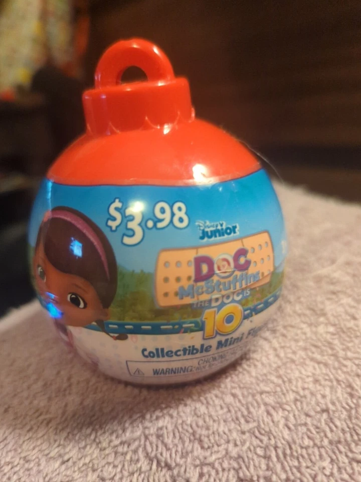 Mini Figura Cápsula Coleccionable Ornamento Doc McStuffins Disney Junior  Foto 1 de 3
