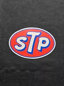 STP oil gas station sticker toolbox laptop mechanic - Foto 1 di 3