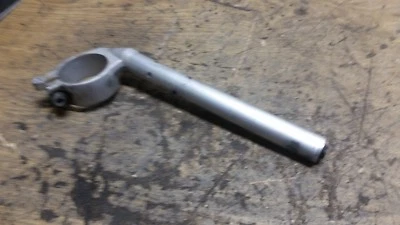 Yamaha YZF-R1 2007-2008 | Clip derecho en el mango | Usado de fábrica OEM Foto 1 de 4