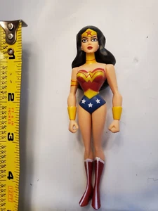 JUSTICE LEAGUE ANIMIERTE 5" ACTIONFIGUR - WUNDERFRAU - Bild 1 von 3