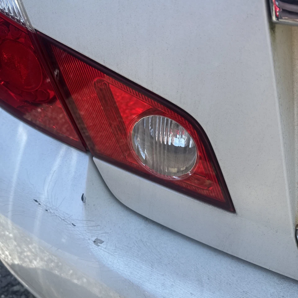 2006 2007 英菲尼迪 M35 M35X M45 左发球杆 LH 内尾灯 Oem O9305 DW — 第 1/1 张图片