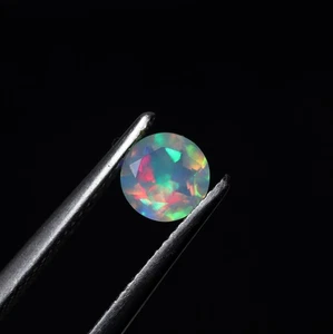 6 MM 0.55 Cts Natural AAA Grade Flashy Rainbow Fire Ethiopian Opal Round Cut - Picture 1 of 5