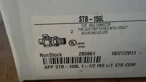 Nuevo en caja Appleton STB-150L 1-1/2" conector aislado con lengüetas de conexión a tierra externas - Imagen 1 de 4