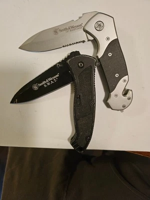 2 Used Smith & Wesson Pocket Knife 1st Response Folder SWFRS & SWAT LB S.W.A.T. - Image 1 of 4