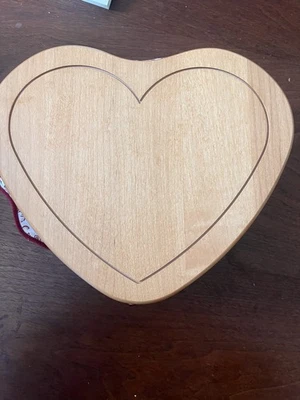 1999 Longaberger SWEETHEART BASKET Love Letters Heart Wood Lid Liner Card Red - Image 1 of 4