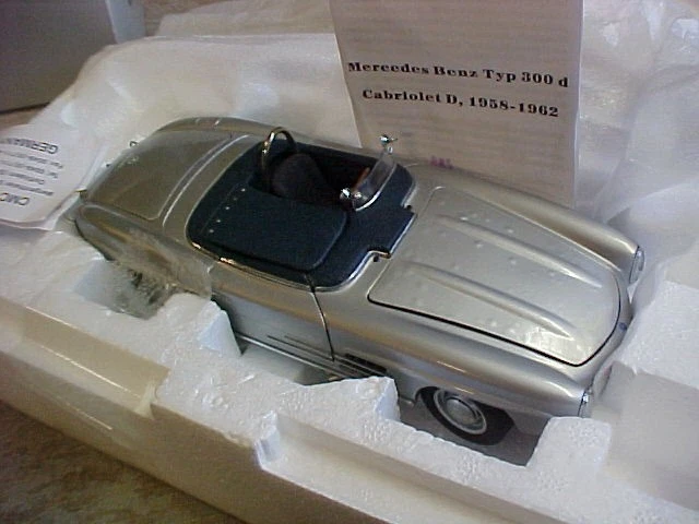 CMC 1957 Mercedes Benz 300 SLS Spezialversion 1/24 scale DIECAST W/BOX damaged - Image 1 of 4