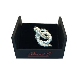 Nuevo en caja Marca Q Hombres Traje Broche Serpiente Blanco Solapa Pin Boda Fiesta Formal - Imagen 1 de 3