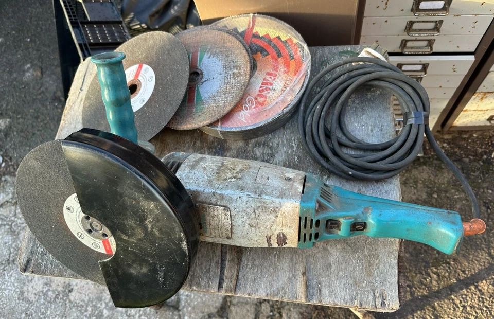 Used 240V Wolf Sapphire - 9" 230mm Angle Grinder & Discs - GWO - Herefordshire - Image 1 of 4