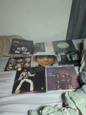 Lot Of 8 Lps Elvis, Platters, Chi-lites,Jan And Dean, Christopher Cross,... - Image 1 of 4