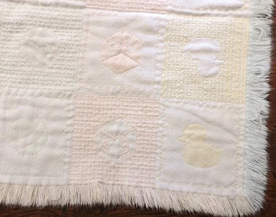 Manta de bebé acrílico pato parche pastel vintage bloque barco flecos rosa azul Foto 1 de 4