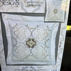 Candamar Designs 2000 Kit de almohada absorbente de velas Kit de bordado Azulejos de seda - Imagen 1 de 4