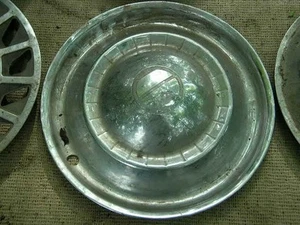 OLD HUB CAPS 15" - Bild 1 von 6